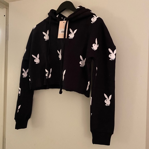 🔄 Playboy Black Repeat Bunny Cropped Hoodie - Picture 5 of 5